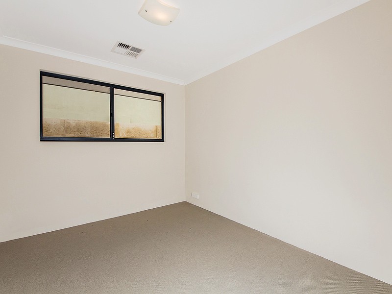 37 Buckingham Drive, PORT BOUVARD, Wannanup WA 6210