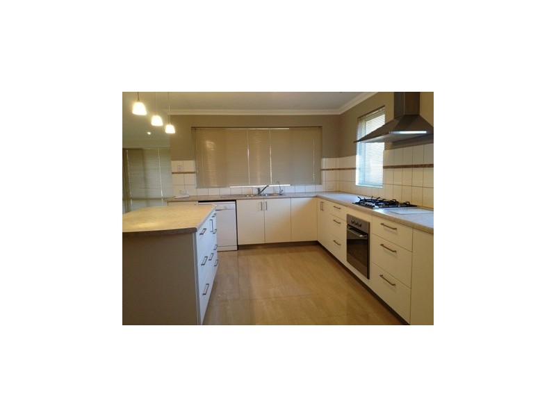 82 Chatsworth Drive, Erskine WA 6210