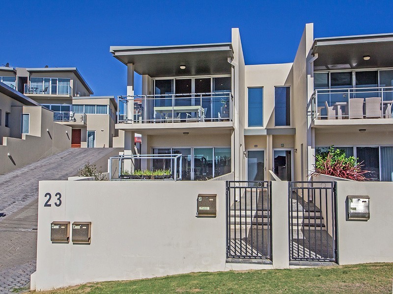 2/23 Oversby Street, Halls Head WA 6210