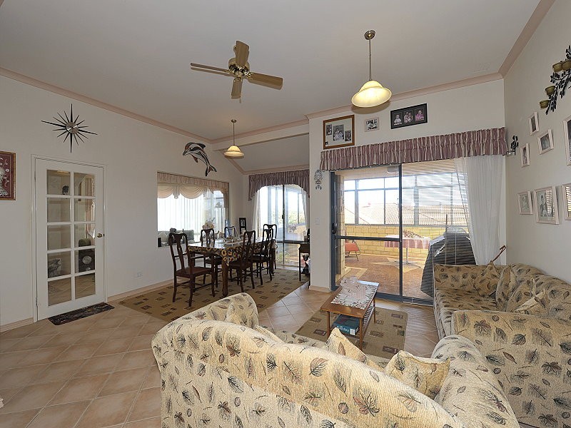 11 PLOVER RISE, Halls Head WA 6210