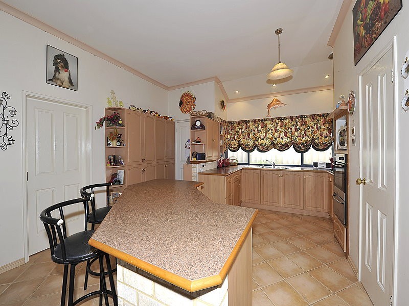 11 PLOVER RISE, Halls Head WA 6210