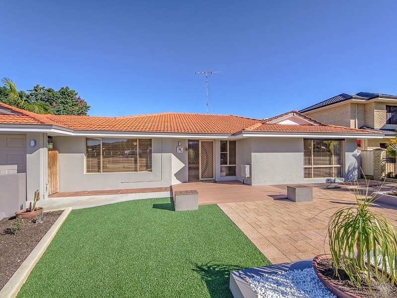 84 Mclarty Road, Halls Head WA 6210
