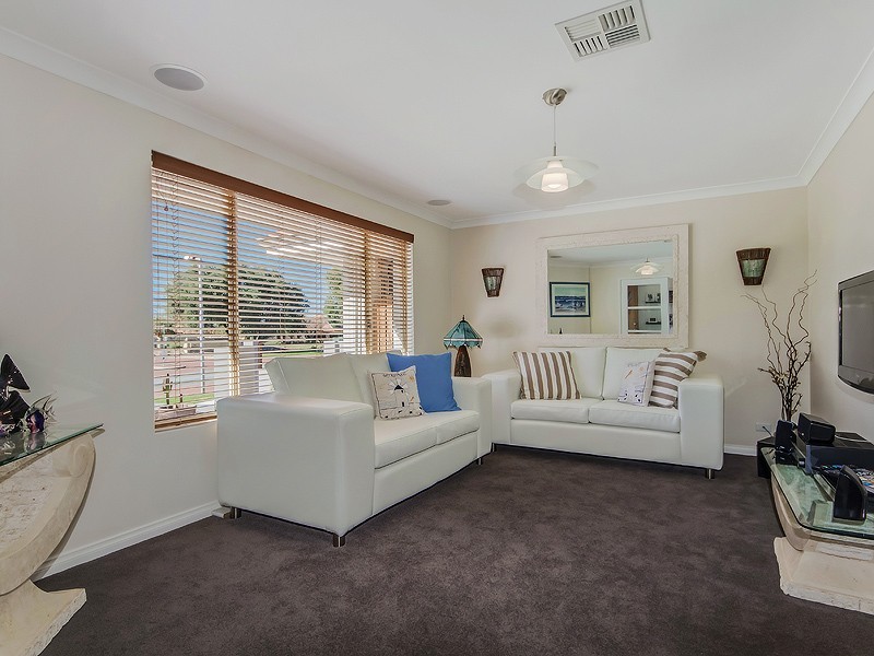 84 Mclarty Road, Halls Head WA 6210