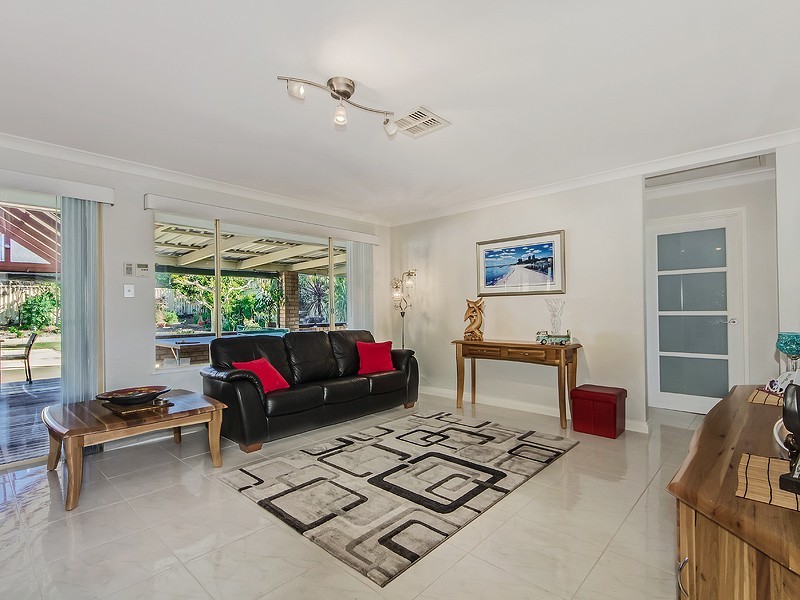 84 Mclarty Road, Halls Head WA 6210