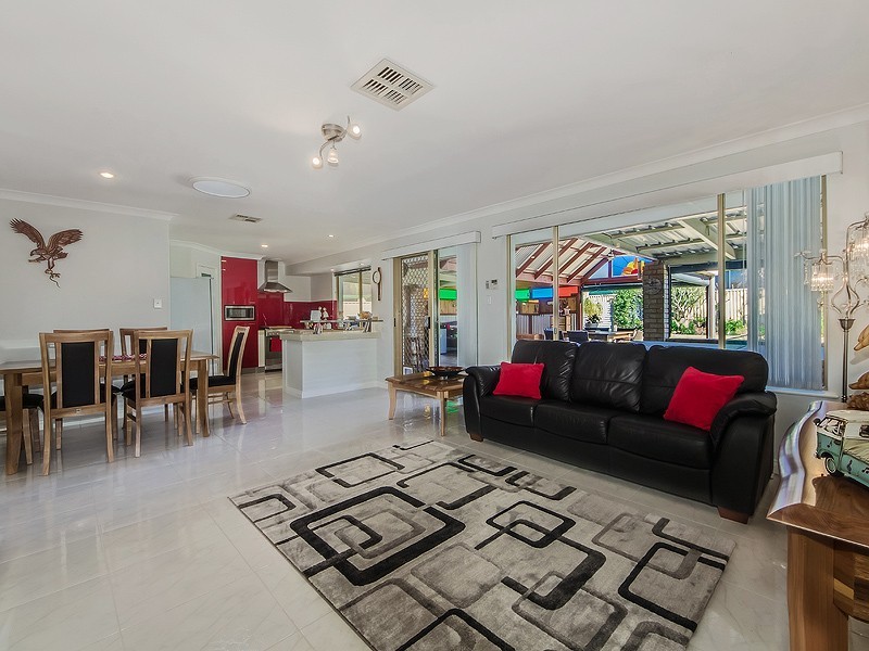 84 Mclarty Road, Halls Head WA 6210