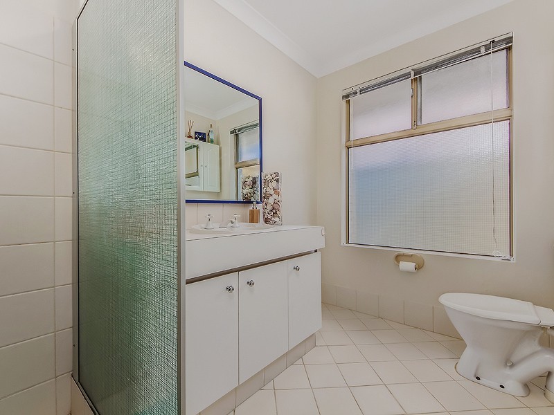 84 Mclarty Road, Halls Head WA 6210