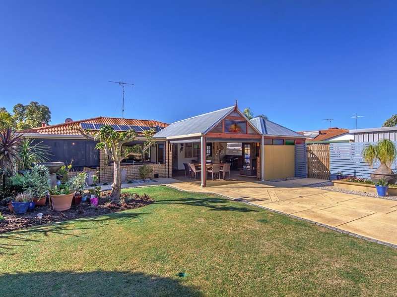 84 Mclarty Road, Halls Head WA 6210