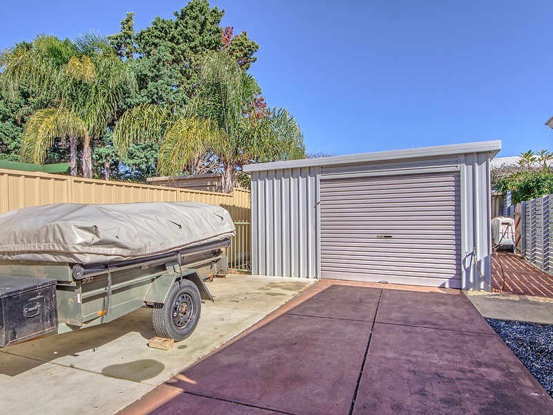 84 Mclarty Road, Halls Head WA 6210