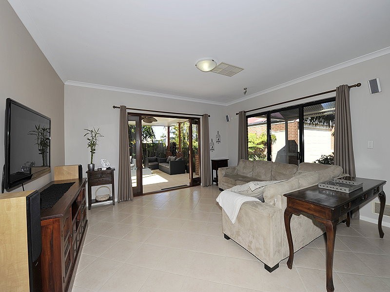 17 CLEOPATRA DRIVE, Coodanup WA 6210