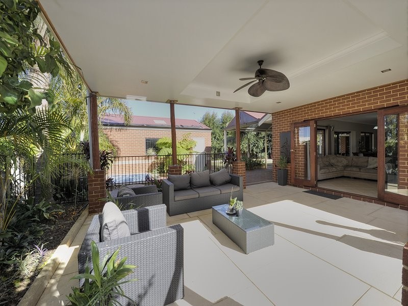 17 CLEOPATRA DRIVE, Coodanup WA 6210