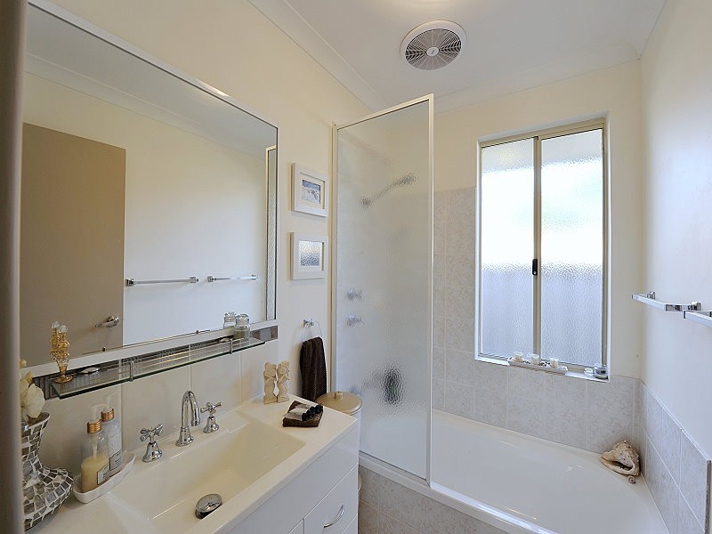 10 Underdale Place, Coodanup WA 6210