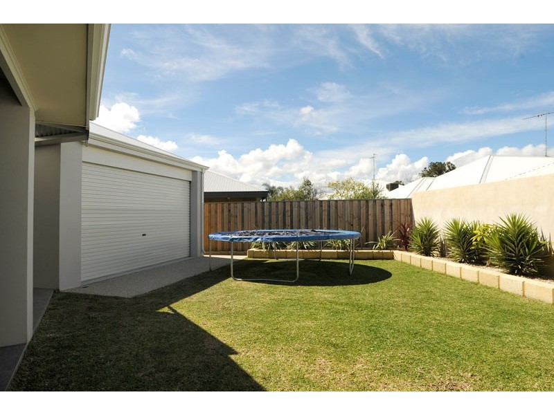 22 Skylark Loop, Erskine WA 6210