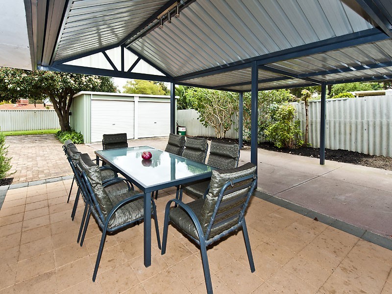 5 Armstrong Court, Waroona WA 6215
