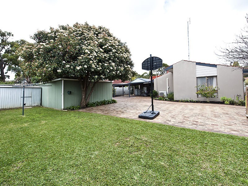 5 Armstrong Court, Waroona WA 6215
