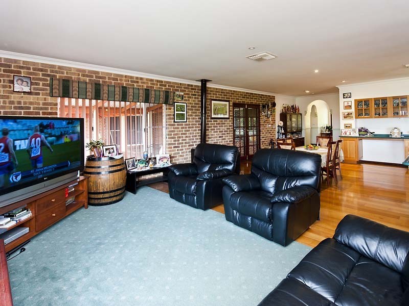 327 Coronation Road, Waroona WA 6215