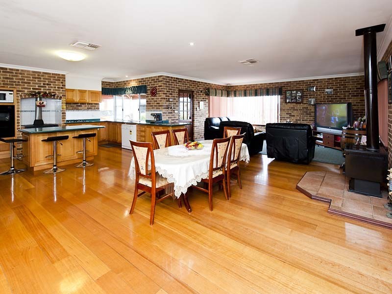 327 Coronation Road, Waroona WA 6215