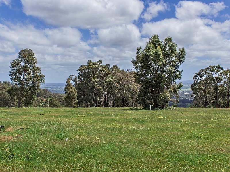 54 Leavy Road, Waroona WA 6215