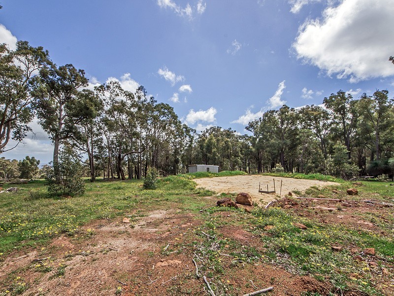 54 Leavy Road, Waroona WA 6215
