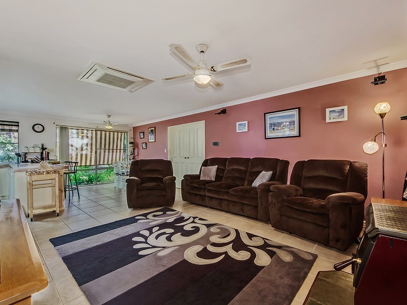 10 Neil Place, Waroona WA 6215