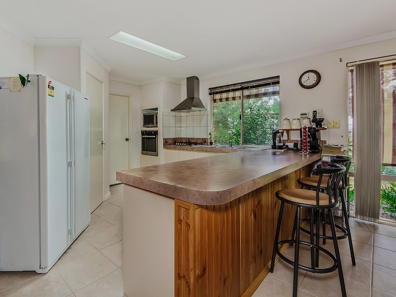 10 Neil Place, Waroona WA 6215