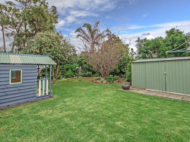10 Neil Place, Waroona WA 6215
