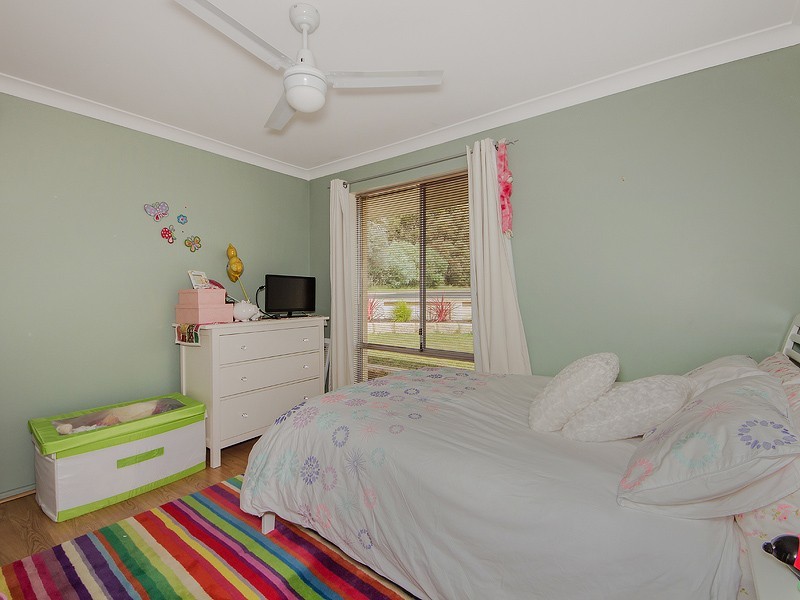 2 Hawksley Drive, Waroona WA 6215