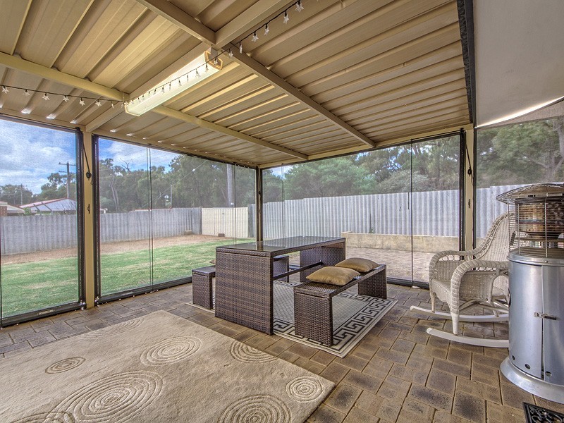 2 Hawksley Drive, Waroona WA 6215