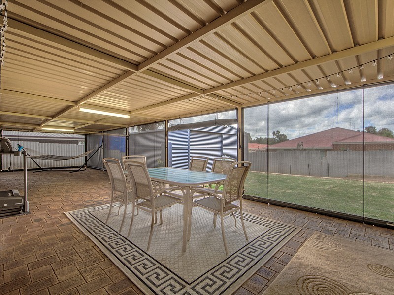 2 Hawksley Drive, Waroona WA 6215
