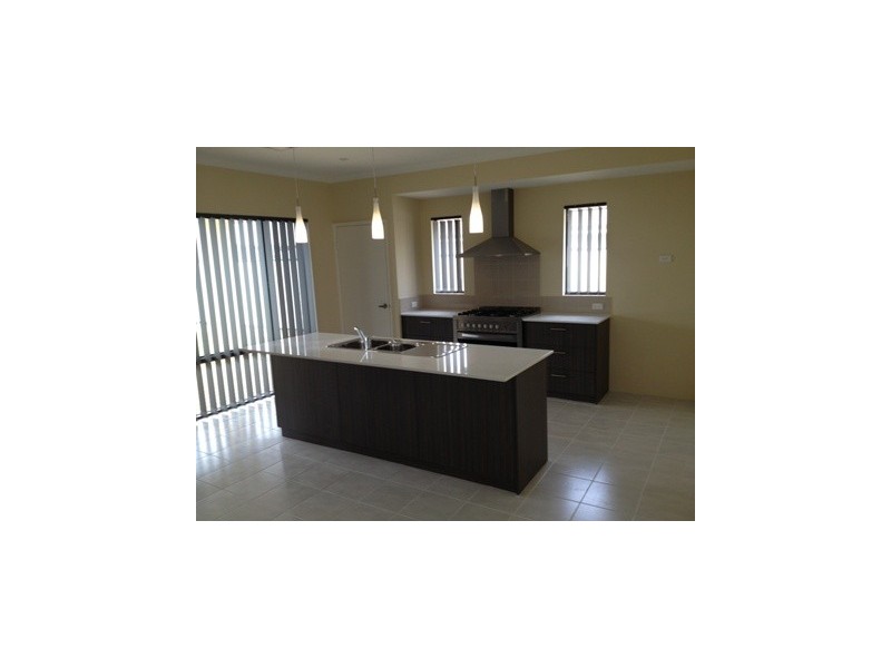 19 Newbridge Street, Meadow Springs WA 6210