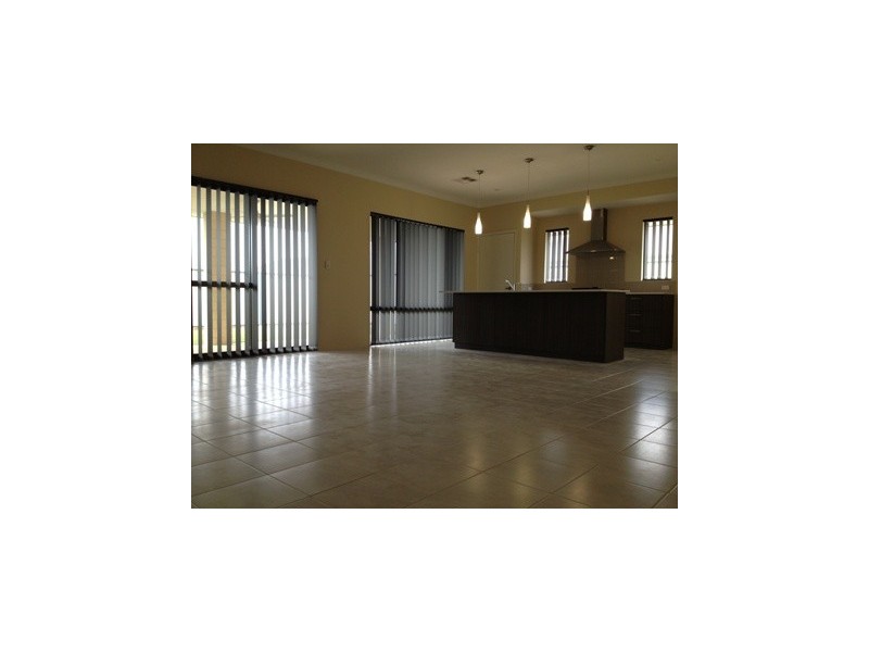 19 Newbridge Street, Meadow Springs WA 6210