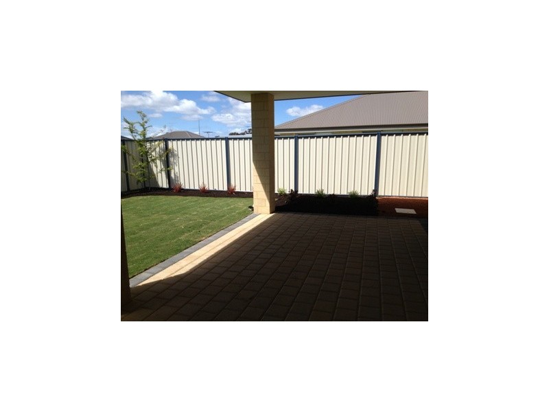 19 Newbridge Street, Meadow Springs WA 6210