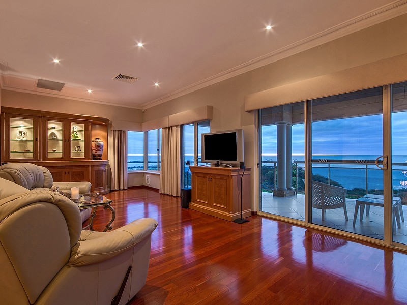 50 Alexis Circle, PORT BOUVARD, Wannanup WA 6210