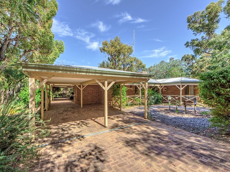 20 Russell Drive, Waroona WA 6215
