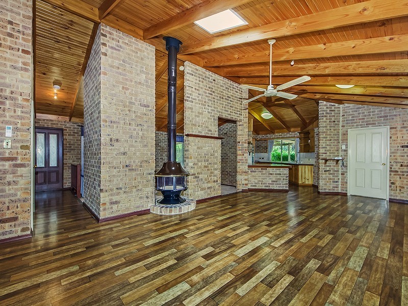 20 Russell Drive, Waroona WA 6215