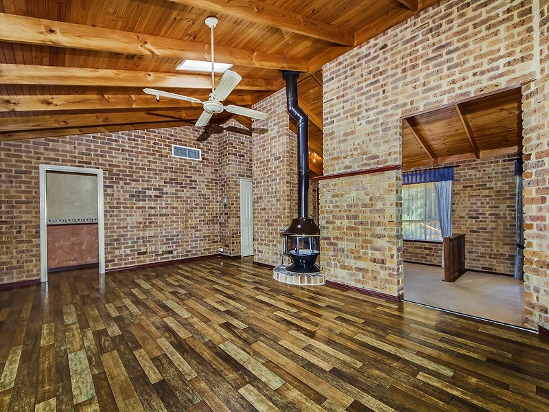 20 Russell Drive, Waroona WA 6215