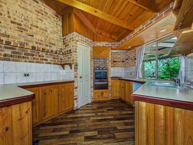 20 Russell Drive, Waroona WA 6215