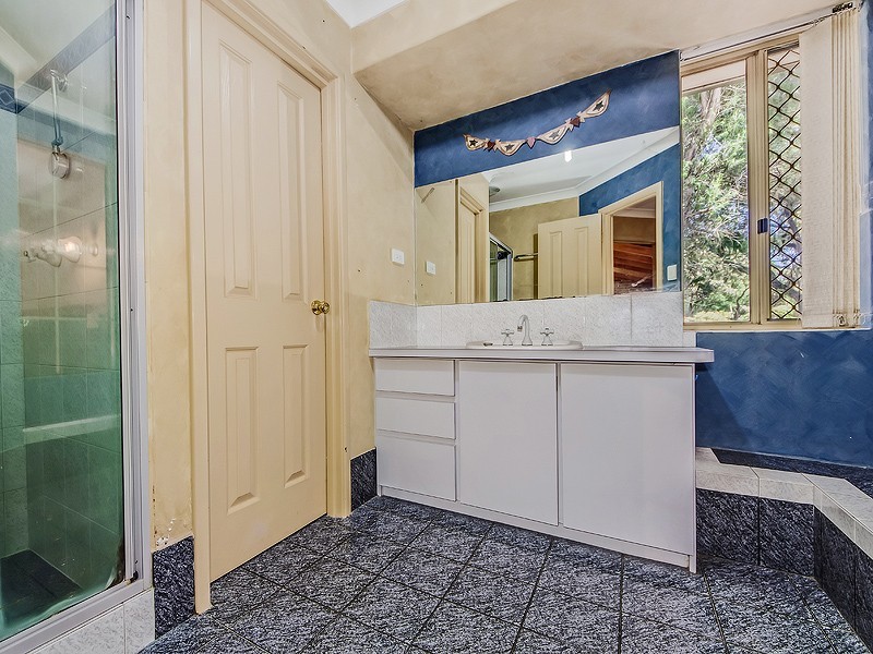 20 Russell Drive, Waroona WA 6215
