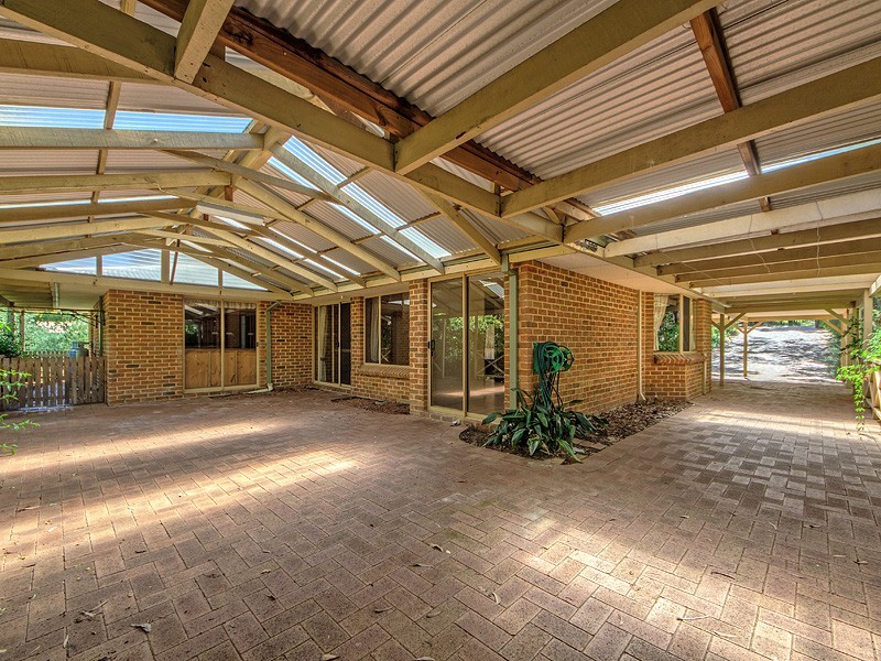 20 Russell Drive, Waroona WA 6215