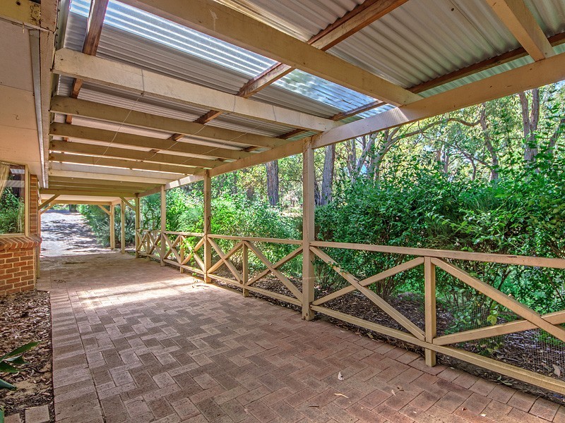 20 Russell Drive, Waroona WA 6215