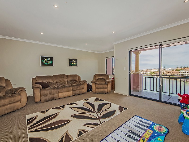 10/7 Village Mews,PORT BOUVARD, Wannanup WA 6210