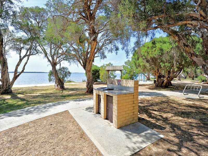 8 Wattle Close, Bouvard WA 6211