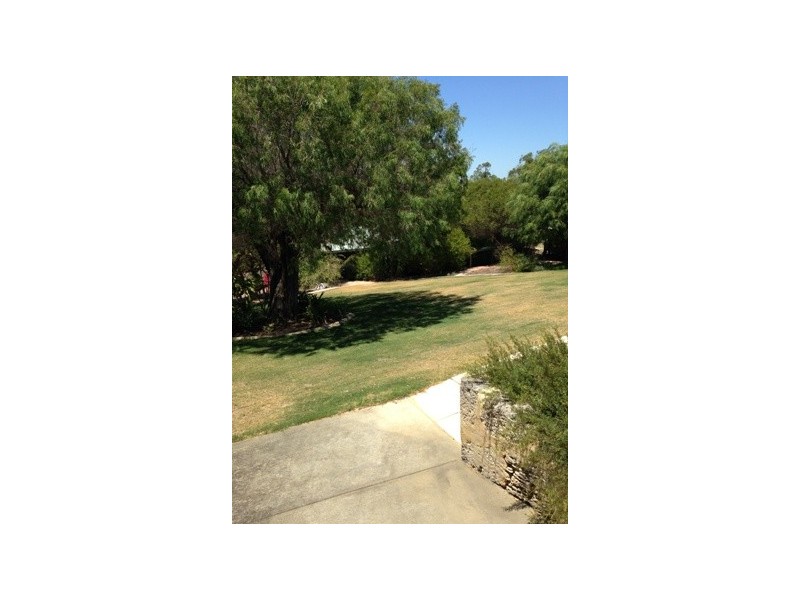 32 Pioneer Crt, Dawesville WA 6211