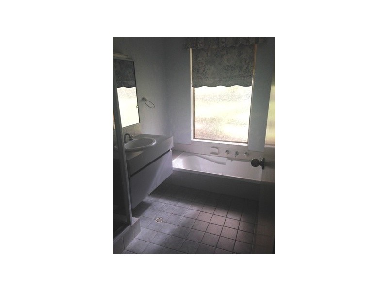 32 Pioneer Crt, Dawesville WA 6211