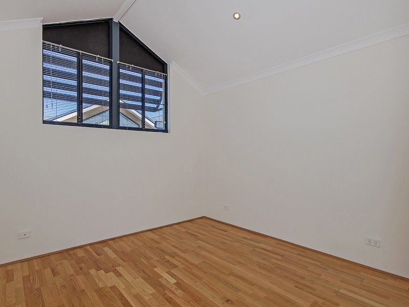 1/18 Davey, Mandurah WA 6210