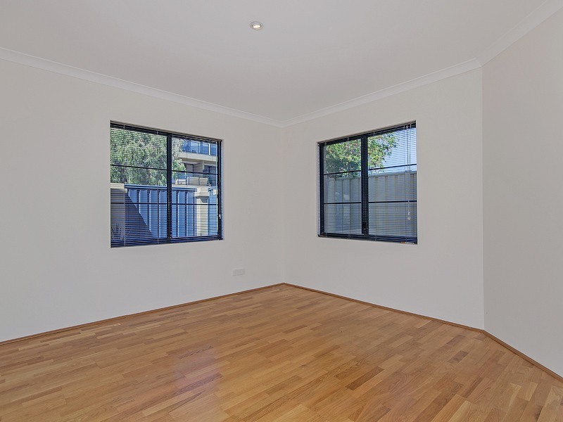 1/18 Davey, Mandurah WA 6210