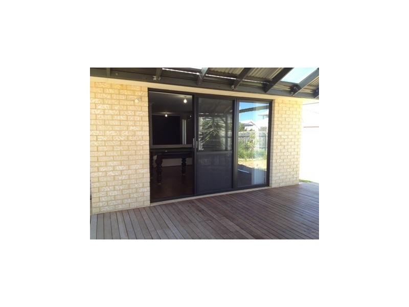 11 Coila Bend, Lakelands WA 6180