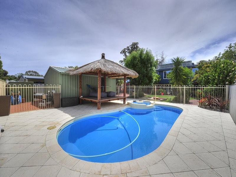 22 Redcliffe Road, Greenfields WA 6210