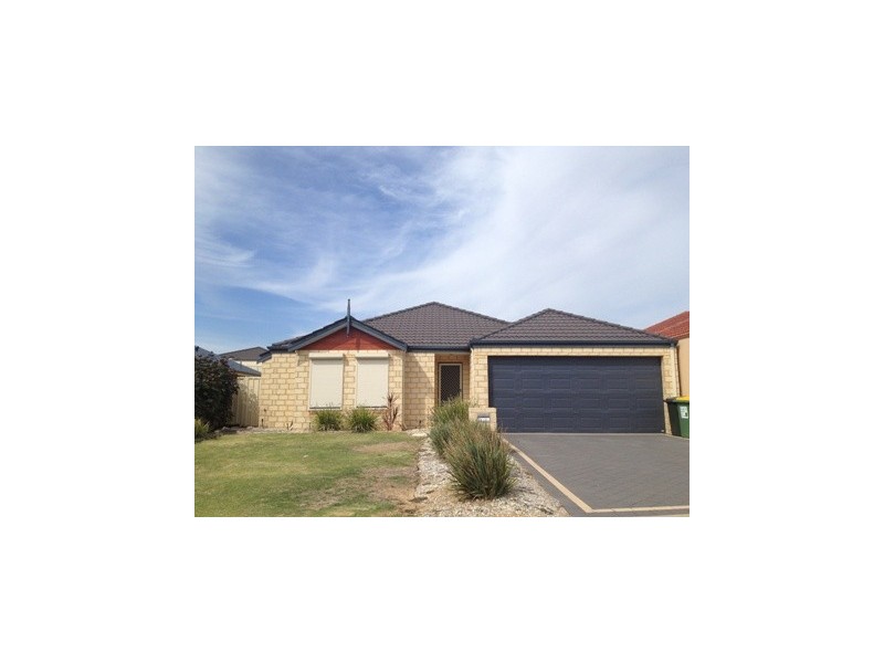 8 Lismore Ridge, Lakelands WA 6180