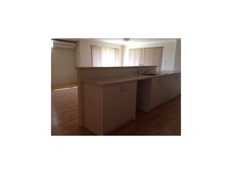 8 Lismore Ridge, Lakelands WA 6180