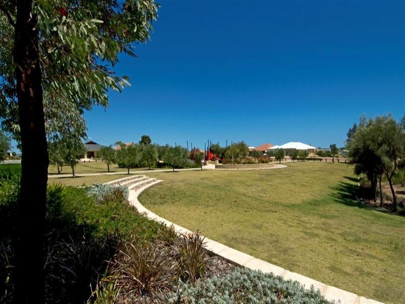 49 Ballard Meander, Lakelands WA 6180